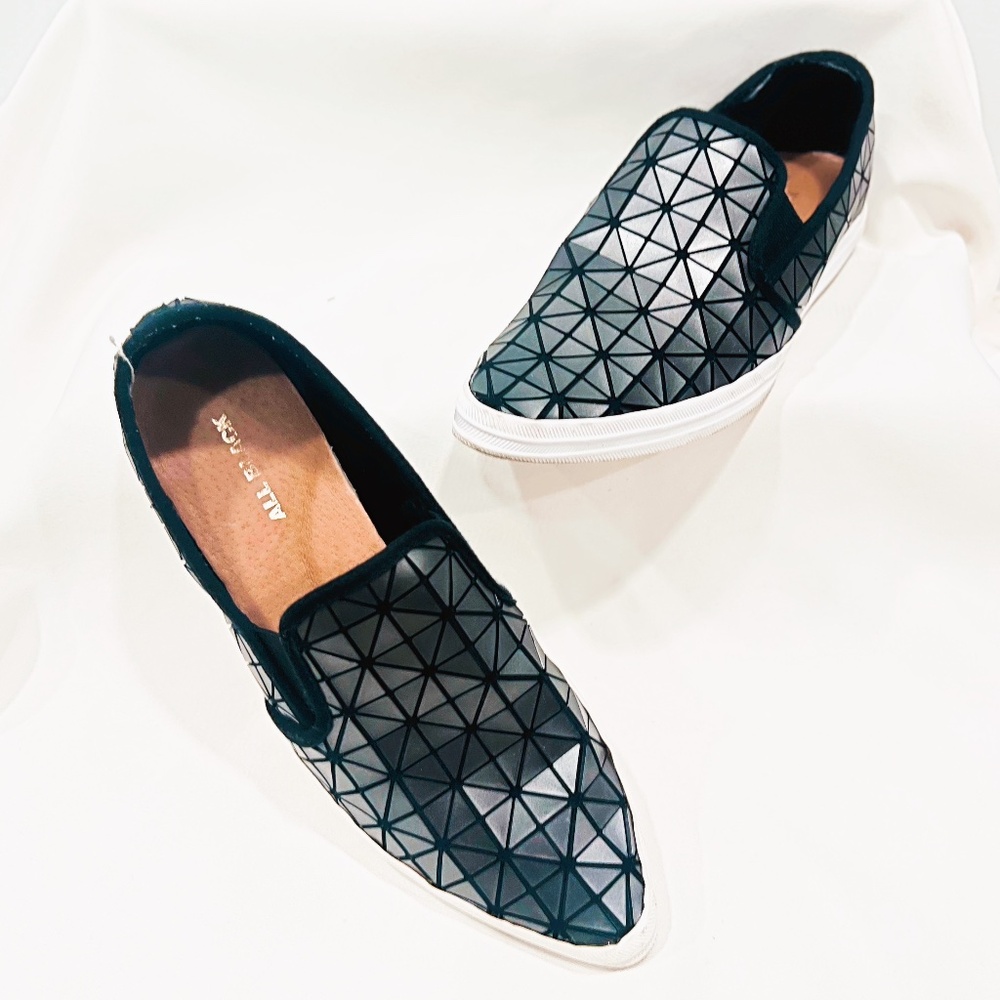 ALL BLACK Woman's Pointed Toe Flats